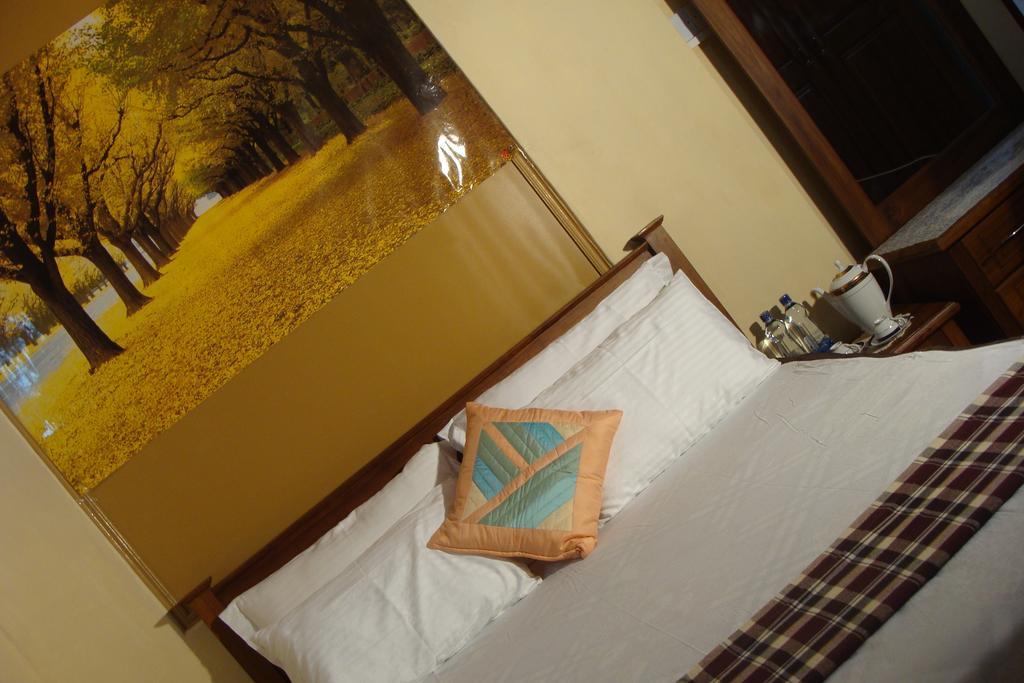 Sugandi Inn Kochchikade Extérieur photo