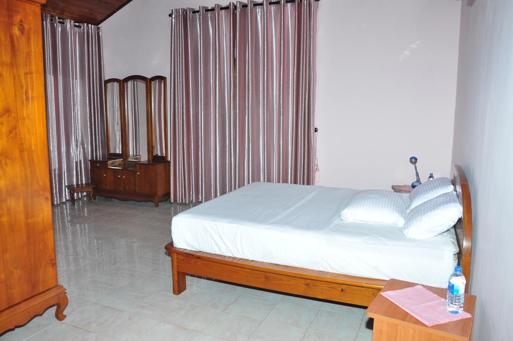 Sugandi Inn Kochchikade Extérieur photo