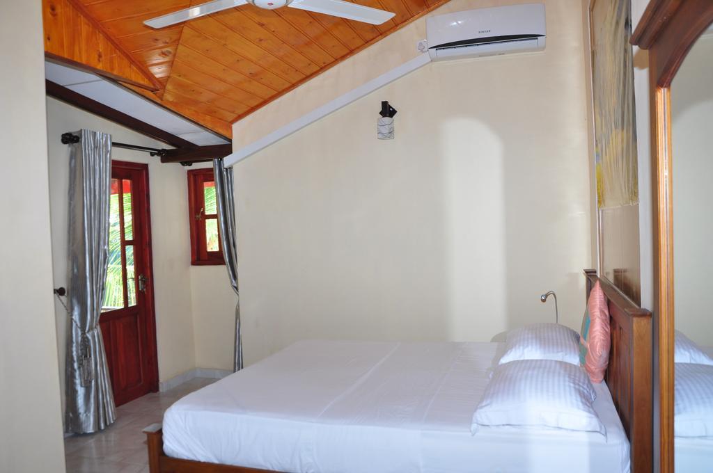 Sugandi Inn Kochchikade Extérieur photo