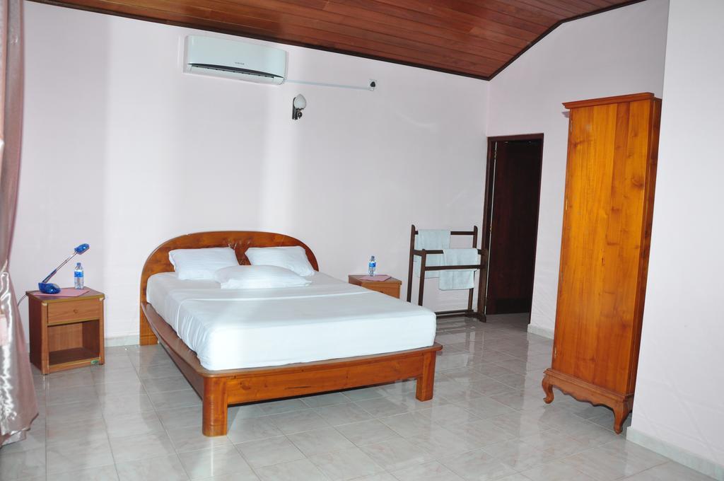 Sugandi Inn Kochchikade Extérieur photo