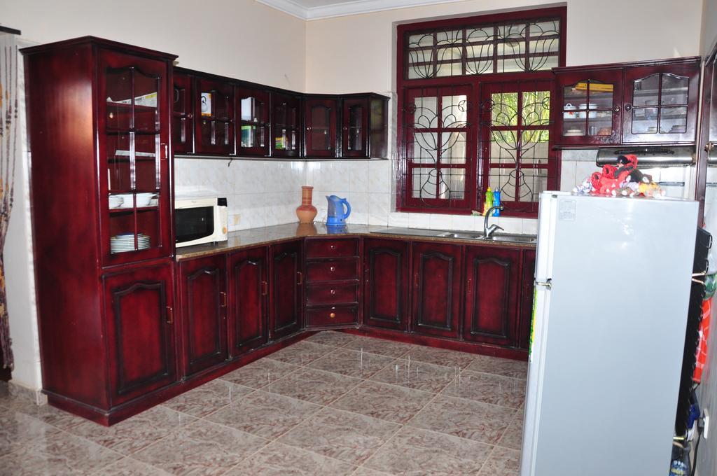 Sugandi Inn Kochchikade Extérieur photo