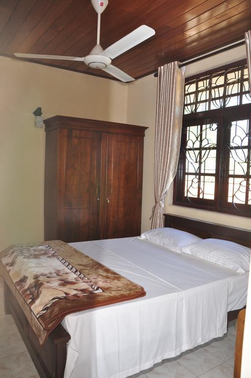 Sugandi Inn Kochchikade Extérieur photo