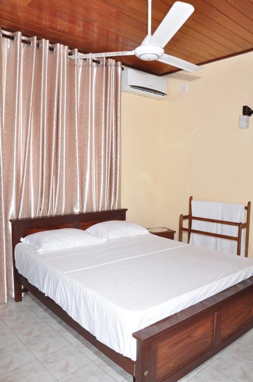 Sugandi Inn Kochchikade Extérieur photo