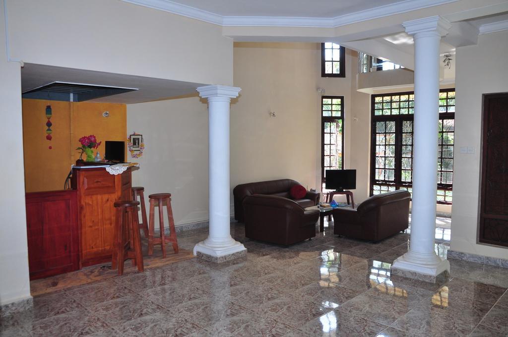 Sugandi Inn Kochchikade Extérieur photo