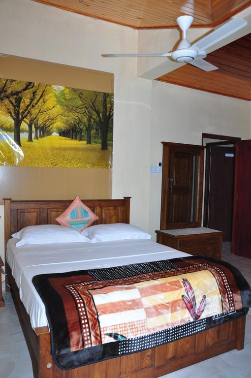 Sugandi Inn Kochchikade Extérieur photo