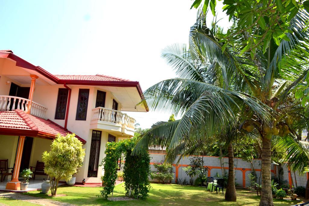 Sugandi Inn Kochchikade Extérieur photo